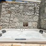 Naxian Serenity דירה *